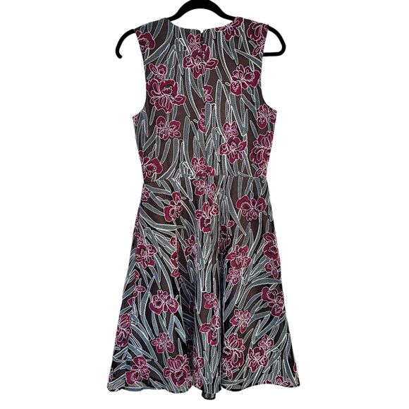 DRESS THE POPULATION Macie Floral Embroidery Fit & Flare Dress Medium $298 - Picture 4 of 10